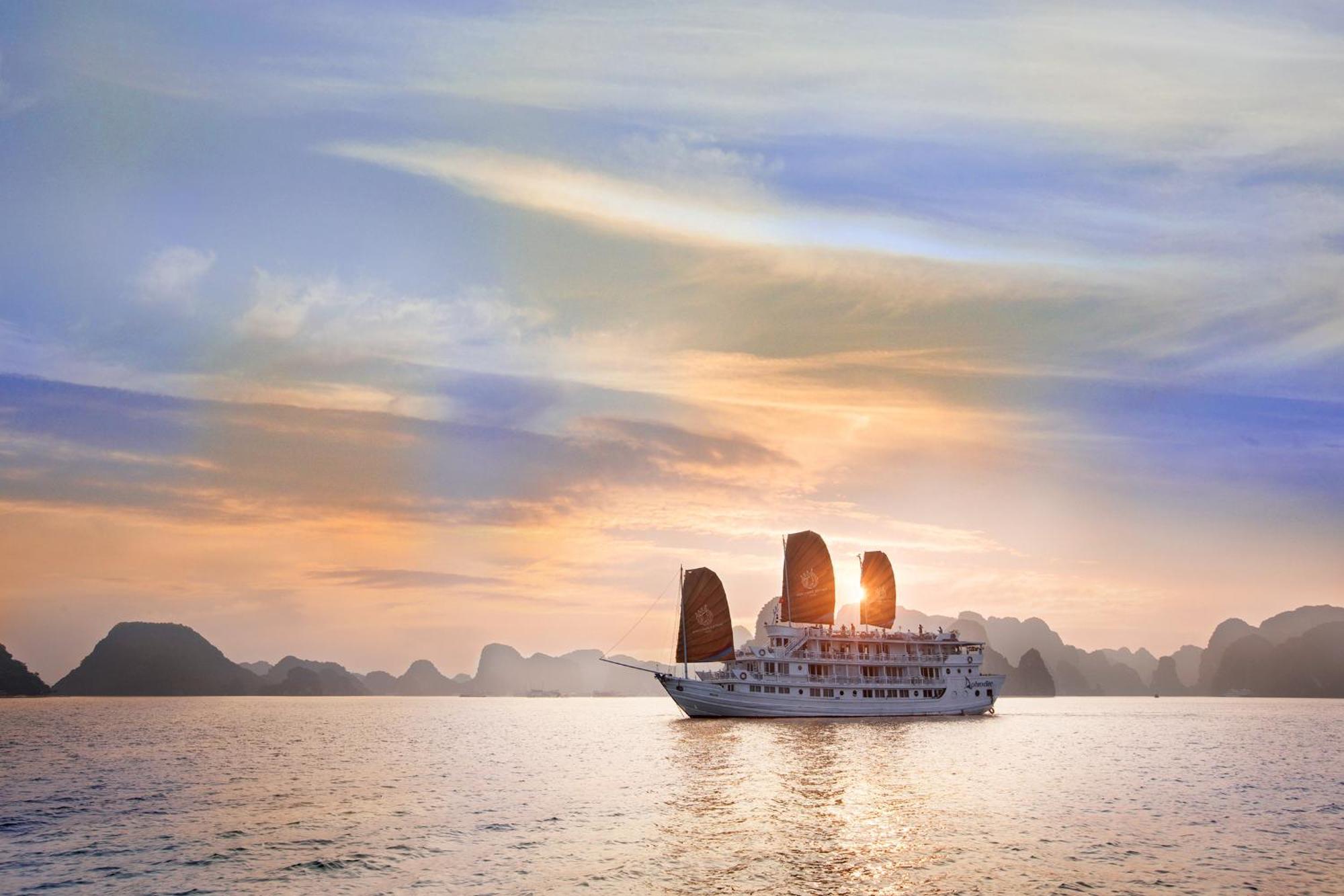 Hera Grand Luxury Cruise Халонг Екстер'єр фото